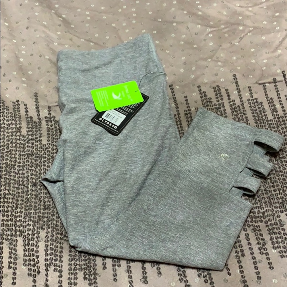 NWT GLYDER Grey crop leggings M